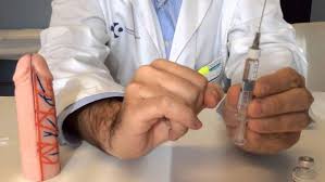 Hombre termina con el pene “negro” tras inyectarse cocaína. 3 -