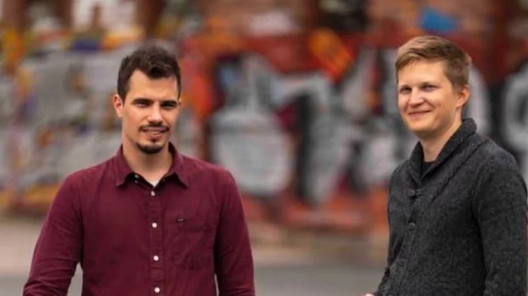 Tommi Eronen y Markku Ylönen, los jóvenes fundadores de Energía de la noche polar y acaban de instalar la primera batería de arena del mundo.