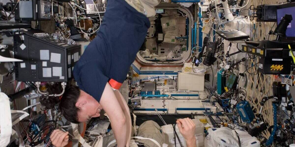 Video: Mira a los astronautas de la ESA mostrar cómo realizar RCP en gravedad cero 1 -