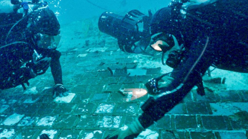 Restos del transbordador espacial Challenger encontrados cerca del Triángulo de las Bermudas 1 -