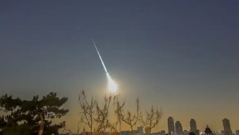 Asteroide ilumina el cielo e impacta en el norte de Francia 2023 3 asteroide,2023 - asteroide