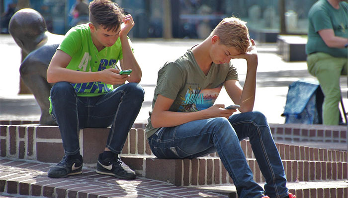 Covisionado: ¿Mirar televisión y el celular a la vez podría ser un peligro? 2 Covisionado: ¿Mirar televisión y el celular a la vez podría ser un peligro?