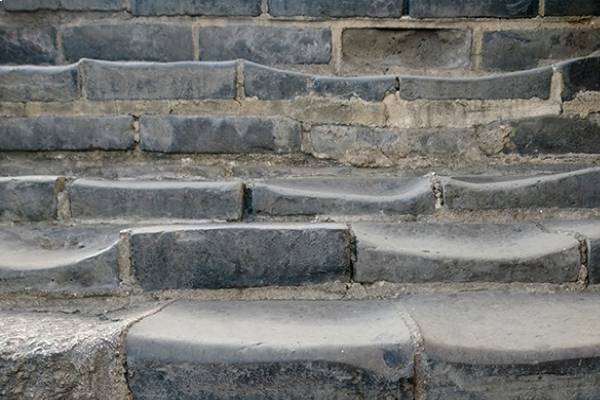 La Gran Muralla China y sus escalones irregulares