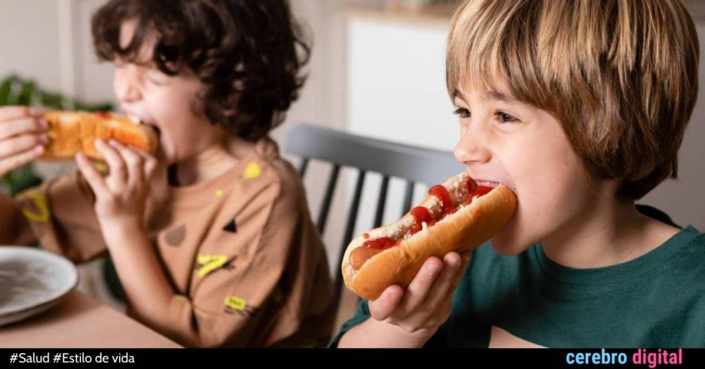¿Sabías que comer un hot dog te puede quitar tiempo de vida?