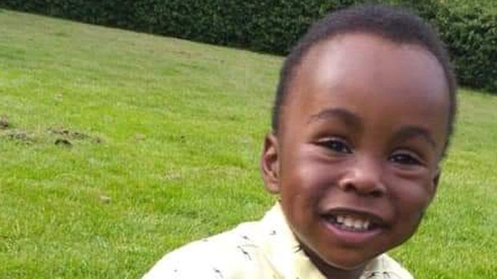 Millones de niños corren riesgo de contraer moho asesino en Reino Unido 3 Millones de niños corren riesgo de contraer “moho asesino” en Reino Unido