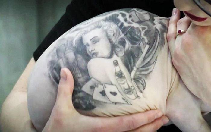 Tatuador ruso le hizo 4 tatuajes a su gato sin pelo y desató la polémica 3 tatuador - tatuador