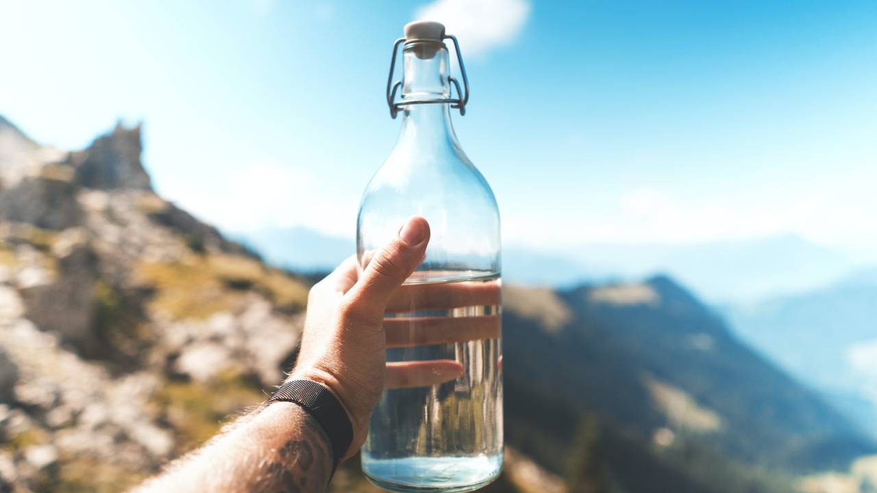 El invento para tener agua potable en segundos por menos de 2 dólares