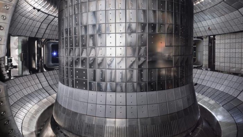 Reactor de fusión coreano bate récord y se mantiene 7 veces más caliente que el núcleo del Sol 2 Reactor de fusión coreano bate récord y se mantiene 7 veces más caliente que el núcleo del Sol