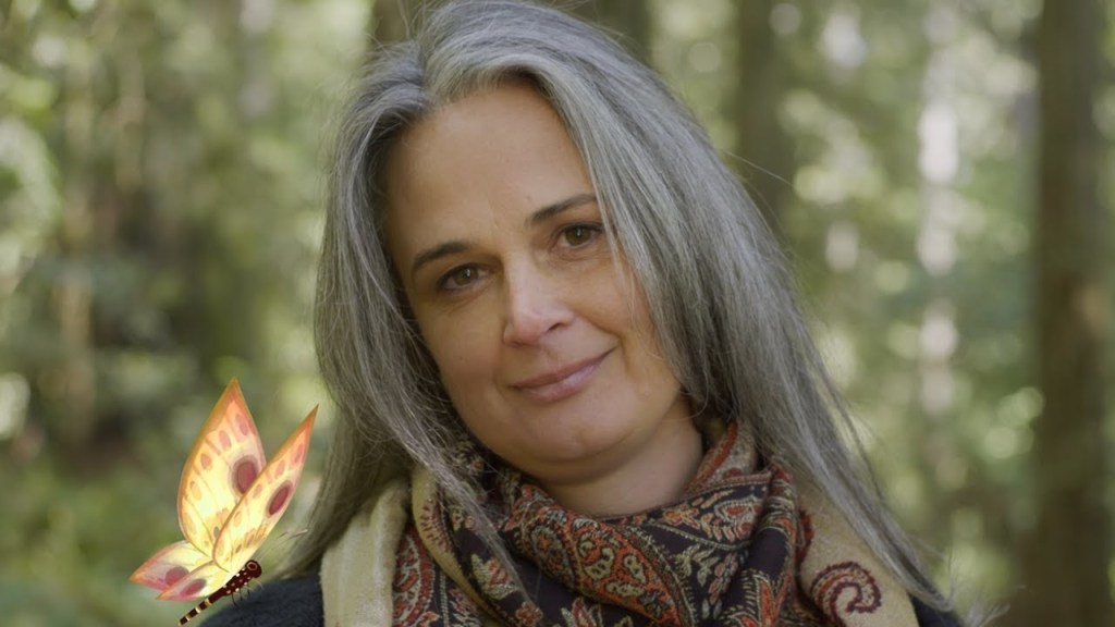 Julia Hill: La mujer que vivió 2 años sobre un árbol de 55 metros de alto para salvar un bosque de más de mil años