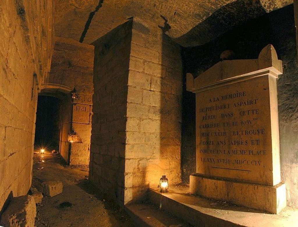 Las Catacumbas de París: el tétrico misterio bajo la ciudad del amor