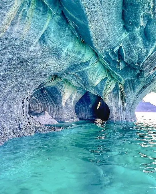 Cuevas de Mármol, Chile