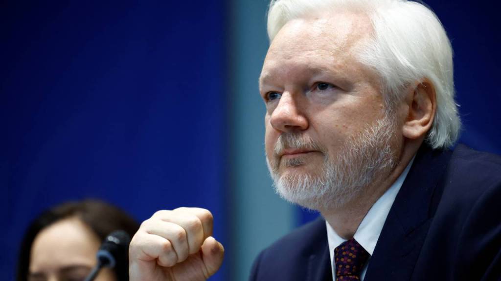 Julian Assange es liberado