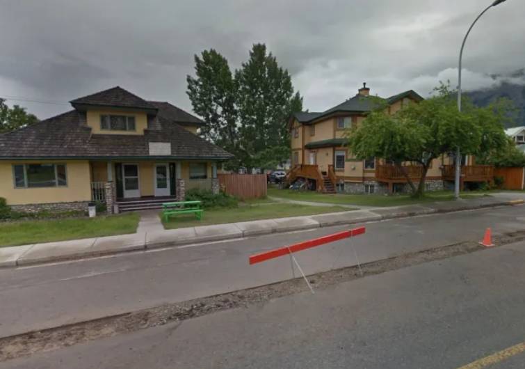 Monstruoso incendio forestal arrasa a la ciudad Jasper, en Canadá