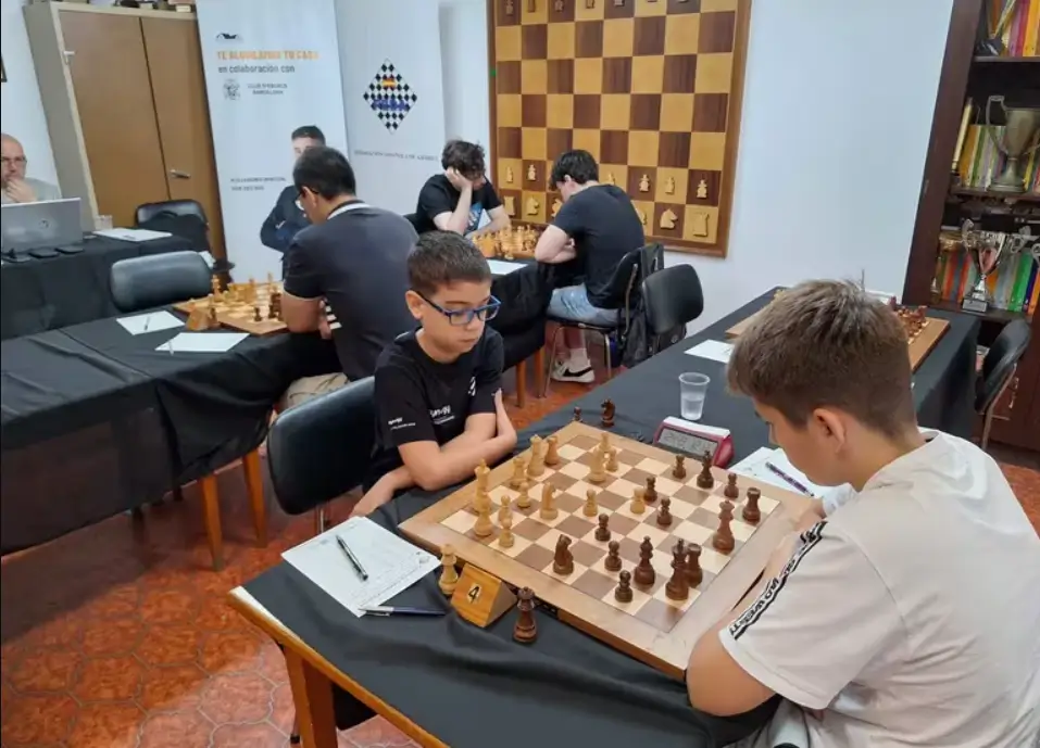 Faustino Oro, el prodigio argentino de 10 años que se convirtió en el maestro internacional de ajedrez más joven 2 argentino de 10 años que se convirtió en el maestro internacional de ajedrez más joven