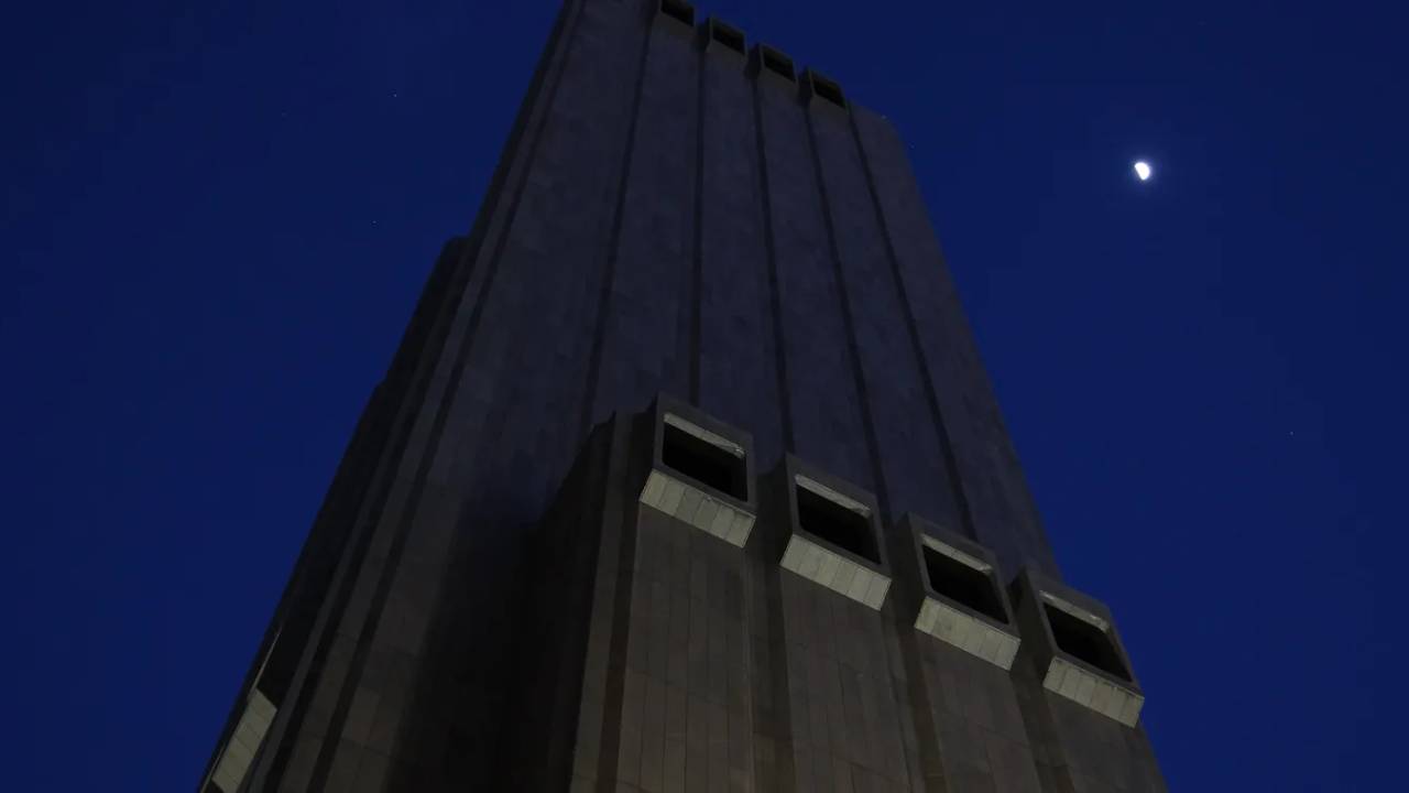El rascacielos sin ventanas de Nueva York: ¿Un búnker anti ataques nucleares?