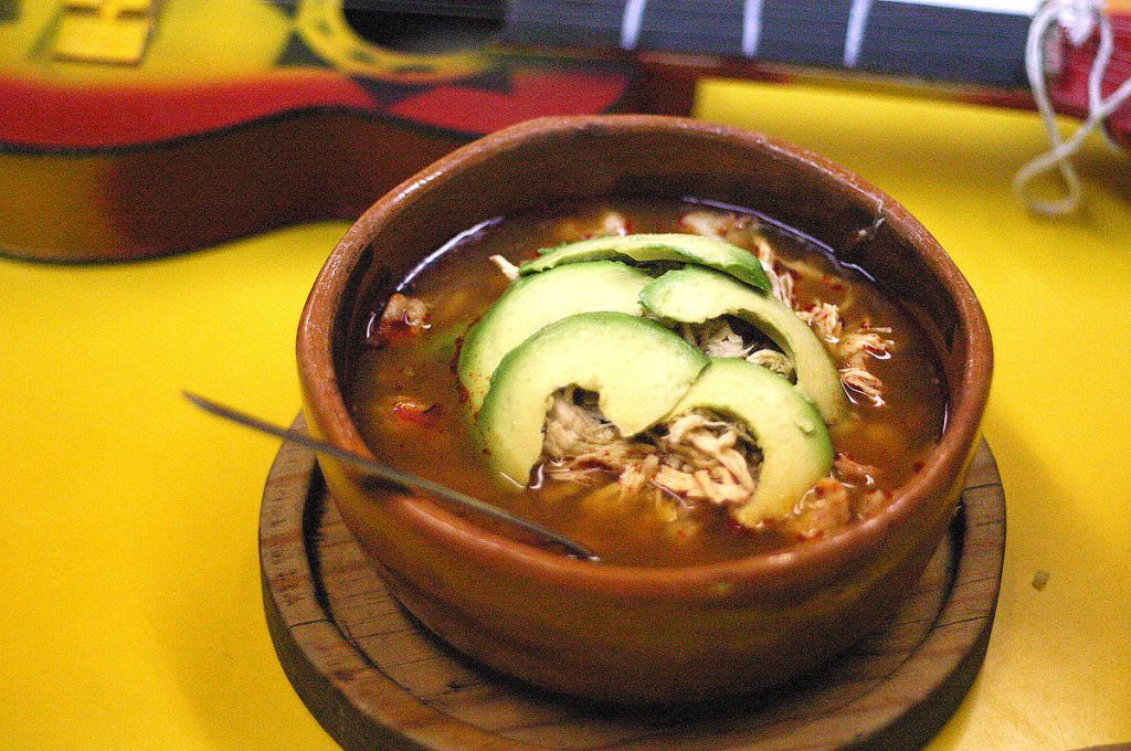 El pozole: el perturbador origen de una de uno de los platos más tradicionales de México