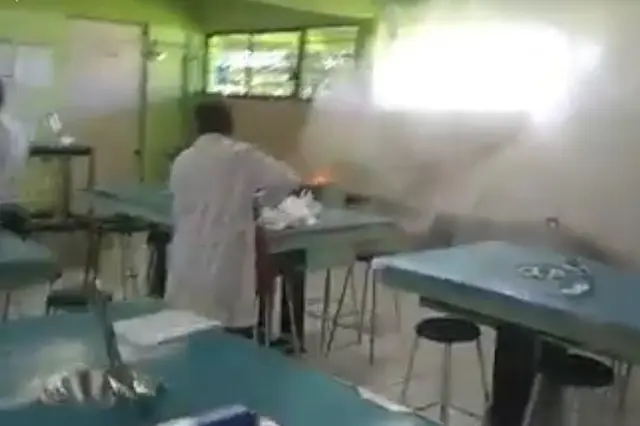 Escuela de Estados Unidos debe ser evacuada por un experimento que sale mal