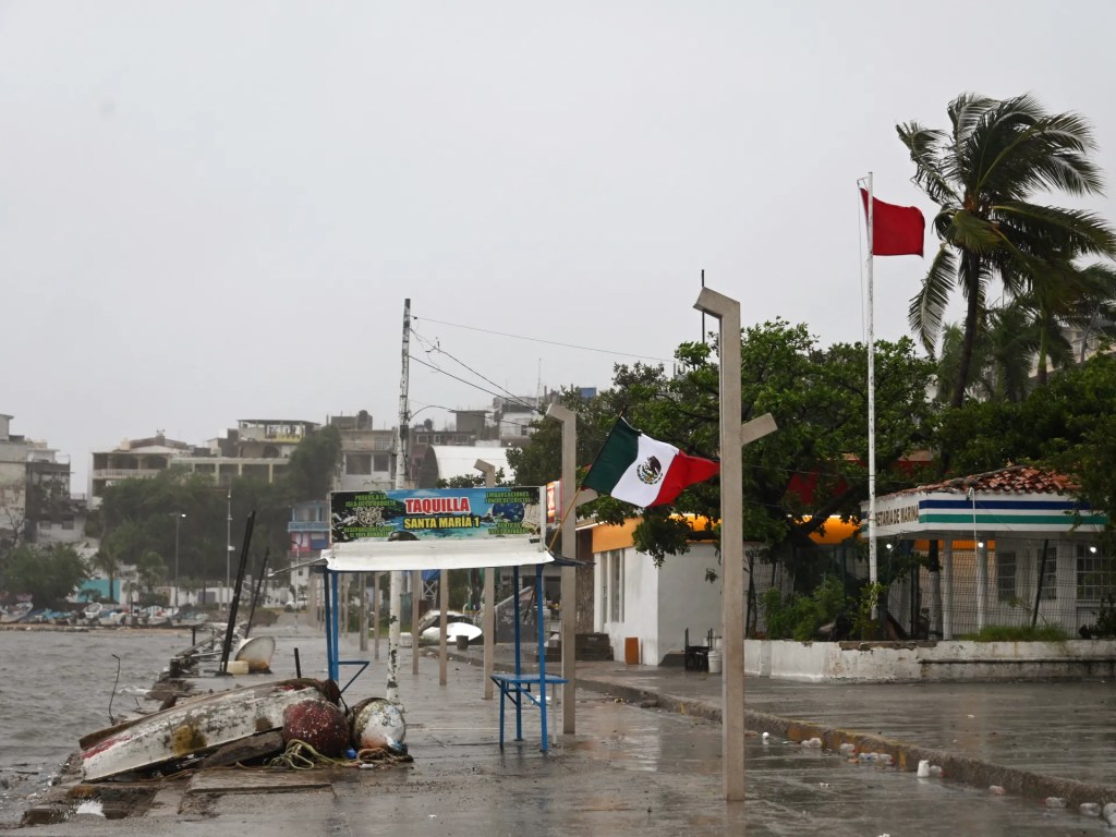 Huracán Isaac se forma en el Atlántico y suma una amenaza más