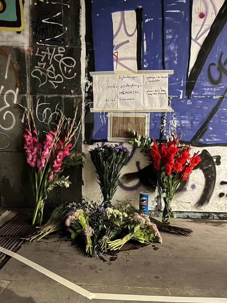 Fallece la influencer Arina Glazunova a tras caer de unas escaleras del metro