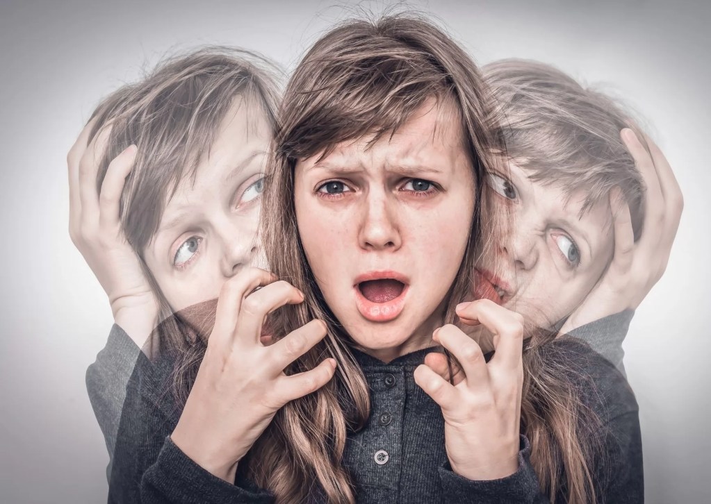 (VIDEO) Esto es lo que escucha una persona con esquizofrenia