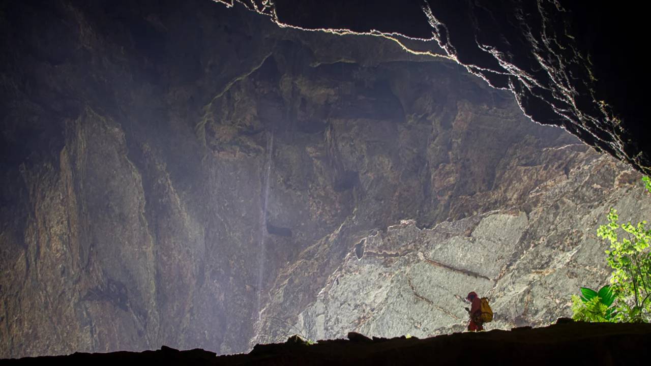 Descubren formas de vida en las profundidades de la Tierra, diferentes a la de la superficie