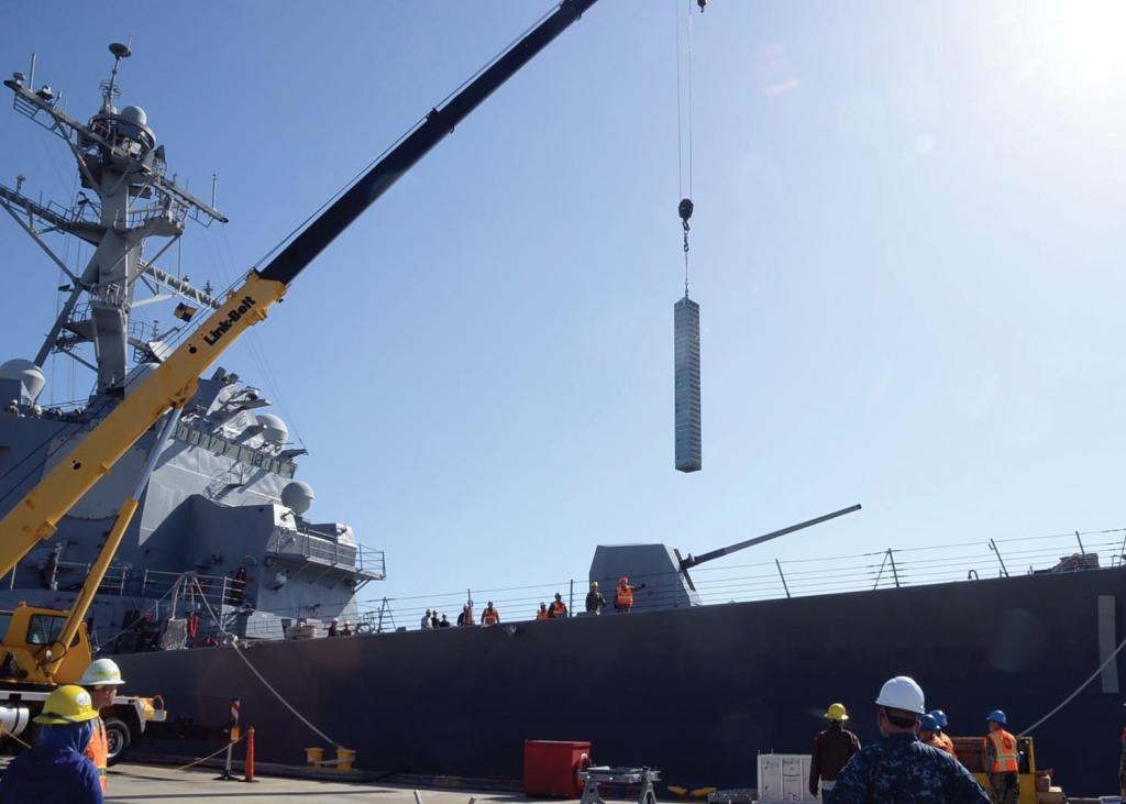 Arma láser disparada desde un buque destructor estadounidense desata el caos en las redes sociales