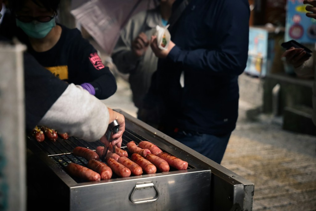 El crecimiento del mercado de carne separada mecánicamente y su impacto en la industria de alimentos procesados