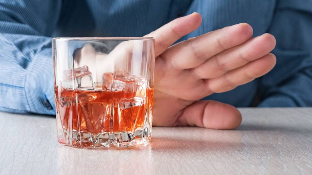 8 cambios en tu cuerpo al dejar el alcohol durante un mes