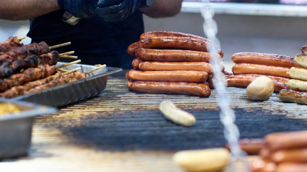 El crecimiento del mercado de carne separada mecánicamente y su impacto en la industria de alimentos procesados